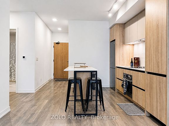 3rd image of 8 Beverley Glen Blvd #121