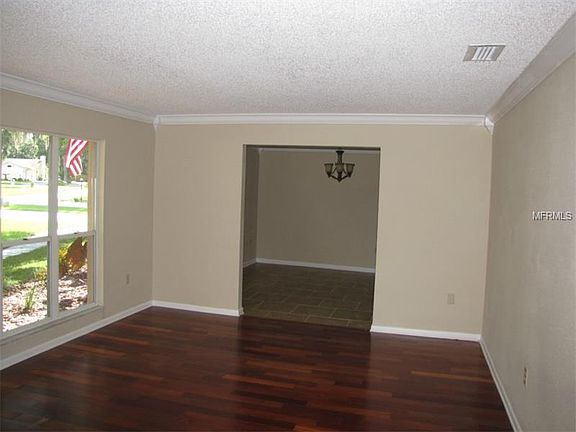 5th image of 512 Century Oak Ct