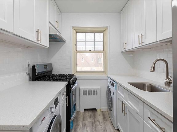 3rd image of 252-81 63rd Ave