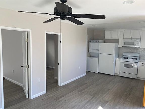5th image of 3018 Imperial Ave #1/2