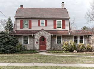 414 Avon Dr, Pittsburgh, PA 15228