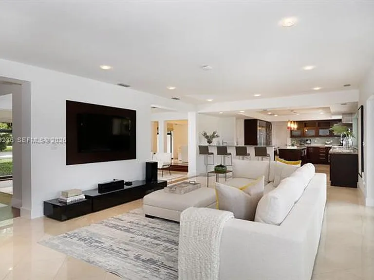 3425 Alhambra Cir — Photo 17