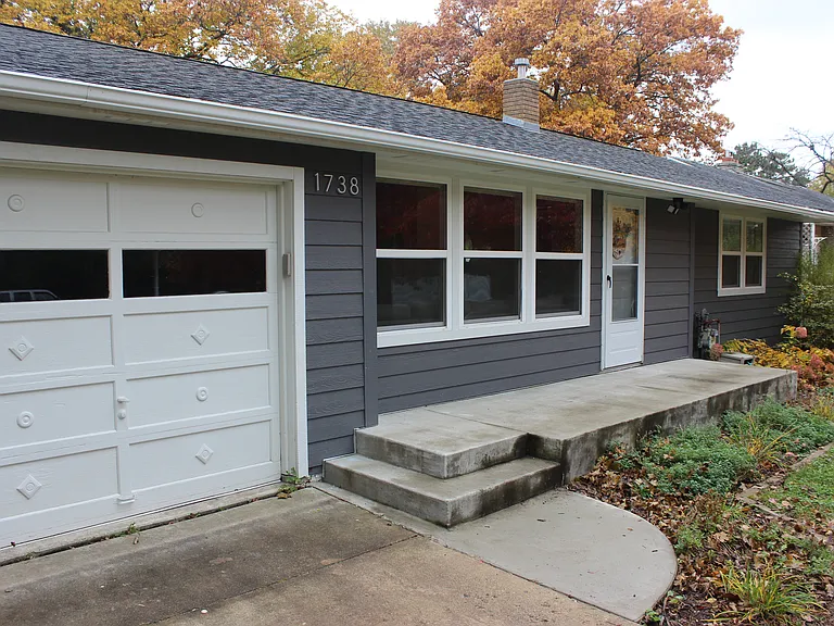 1738 Ryan Ave W — Photo 26