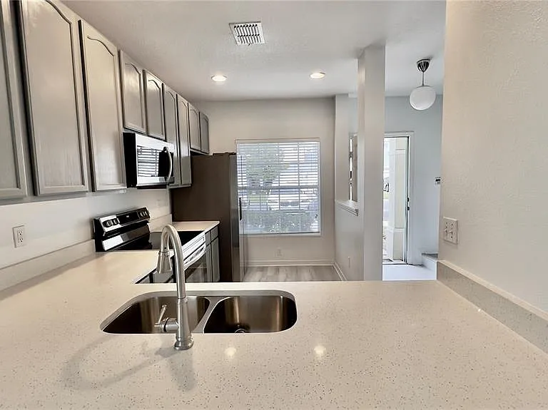 10946 Savannah Wood Dr #147 — Photo 12