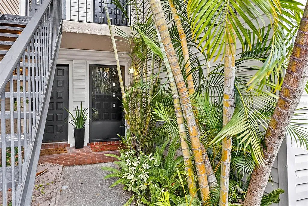 Building Photo - 7809 Niagara Ave #2105