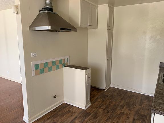 5th image of 1099 N Raymond Ave APT 4