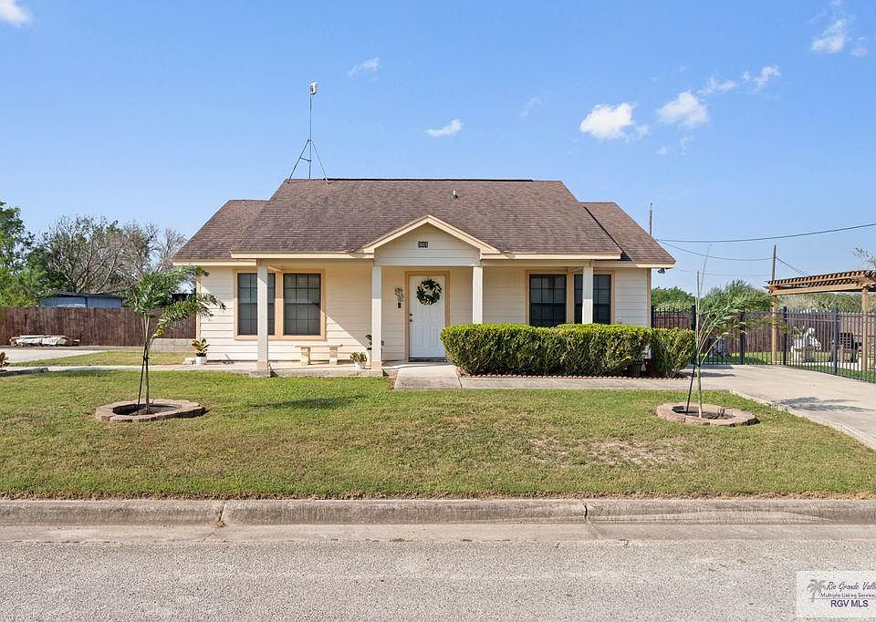 1st image of 301 Alcala St