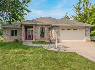 715 Jennifer Ct, Omro, WI 54963
