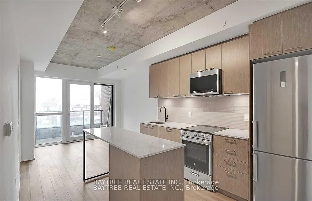 Building Photo - 1808 Saint Clair Ave W #216