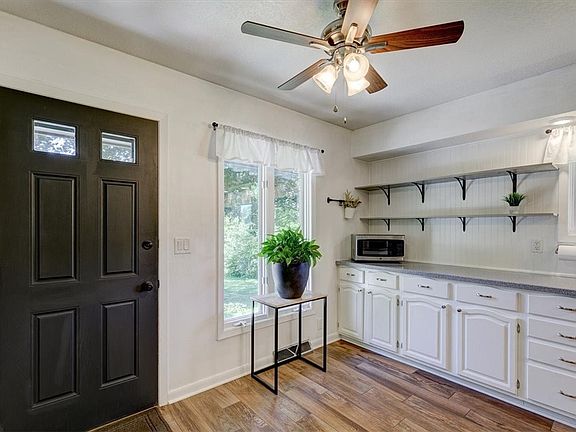4th image of 1051 NW 70th Pl
