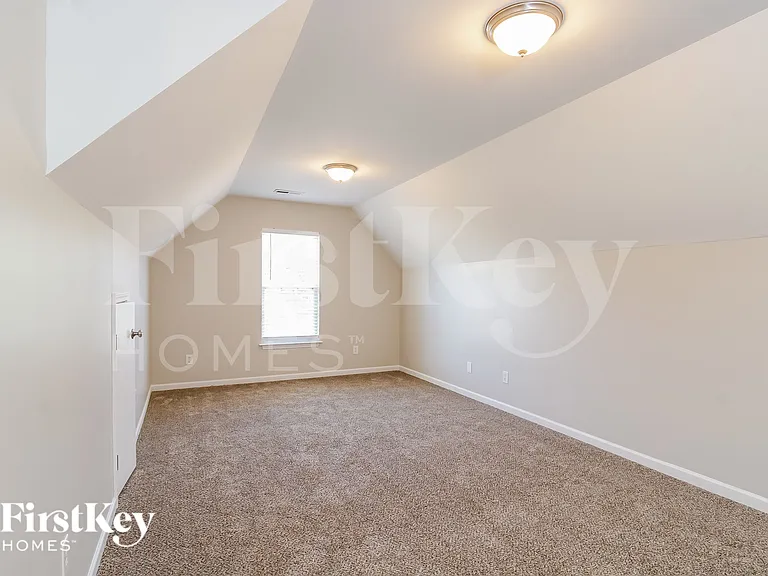 708 Hawthorn Ridge Dr — Photo 12