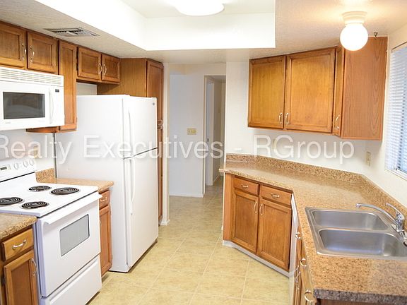 2nd image of 1883 W Southbrooke Cir