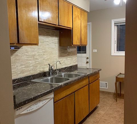 4th image of 8339 Kimball Ave