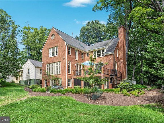 4th image of 7131 Woodland Dr
