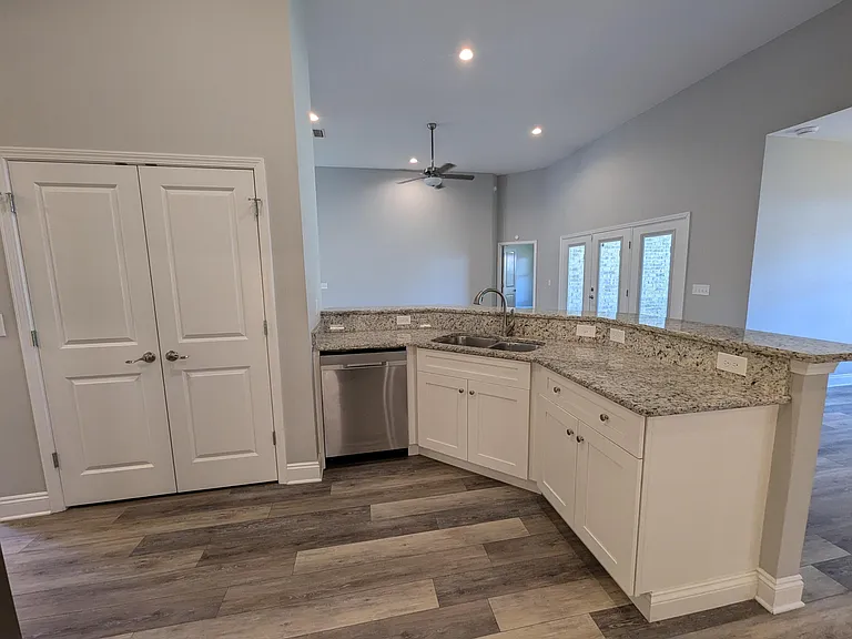 3135 Hickory St — Photo 9