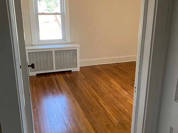 4th image of 3024 36th Ave S #2