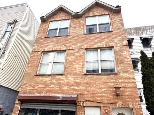 4 Jordan Ave APT 3b
