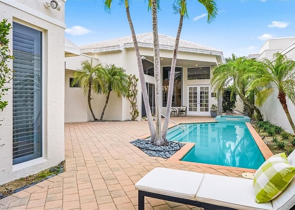 1st image of 7897 Cocobay DR