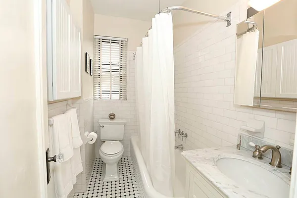 Sold by Keller Williams NYC | media 8