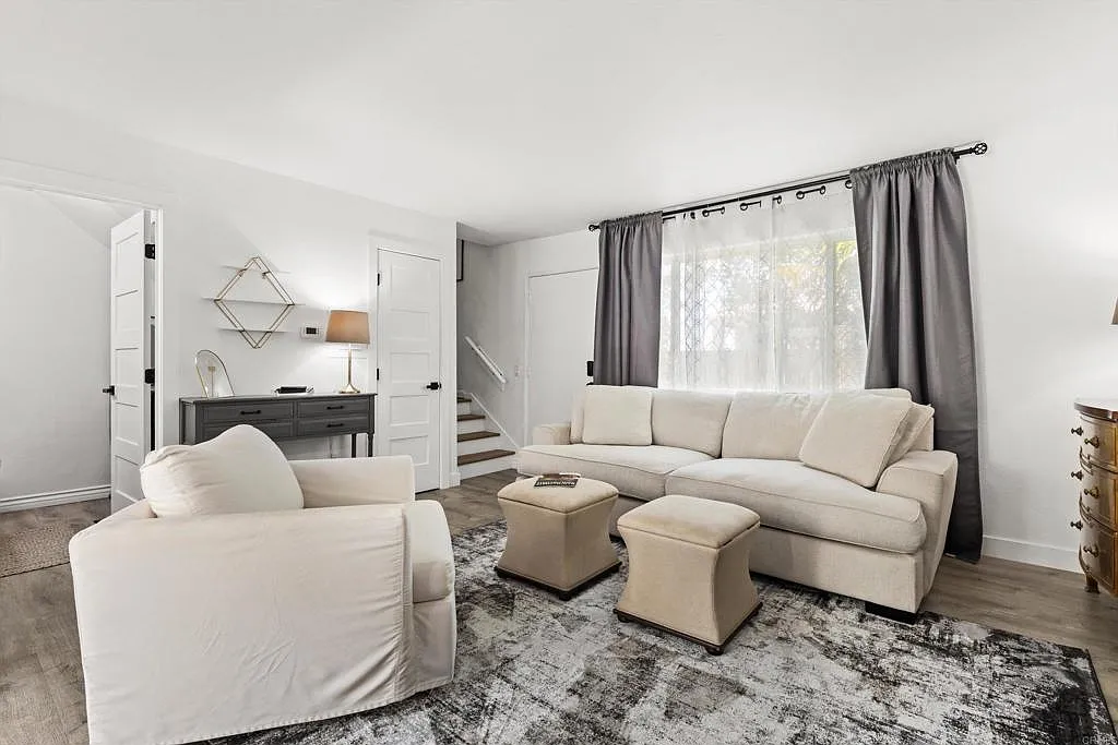 2 bed, 1.5 bath, 1150 sqft, $5,000 — Photo 4
