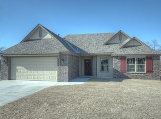 2110 S Russell St, Skiatook, OK 74070