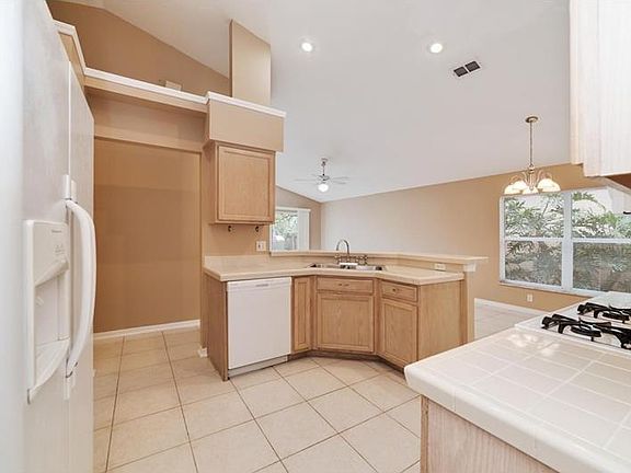 3rd image of 4271 Shadow Creek Cir