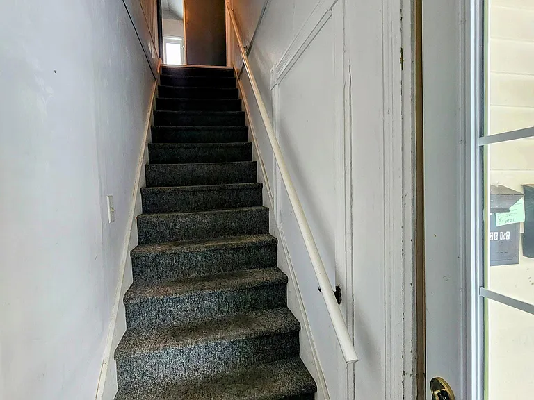 328 College Ave #1/2 — Photo 18