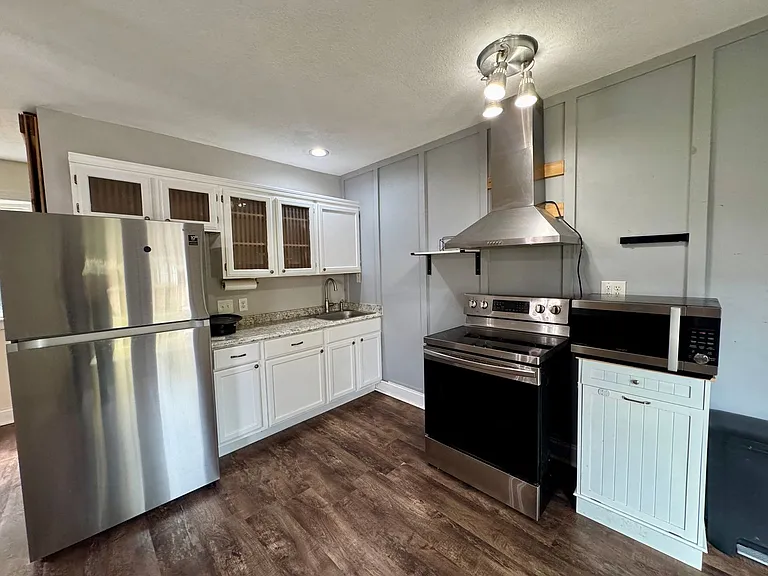 9251 Atwood Ave — Photo 13