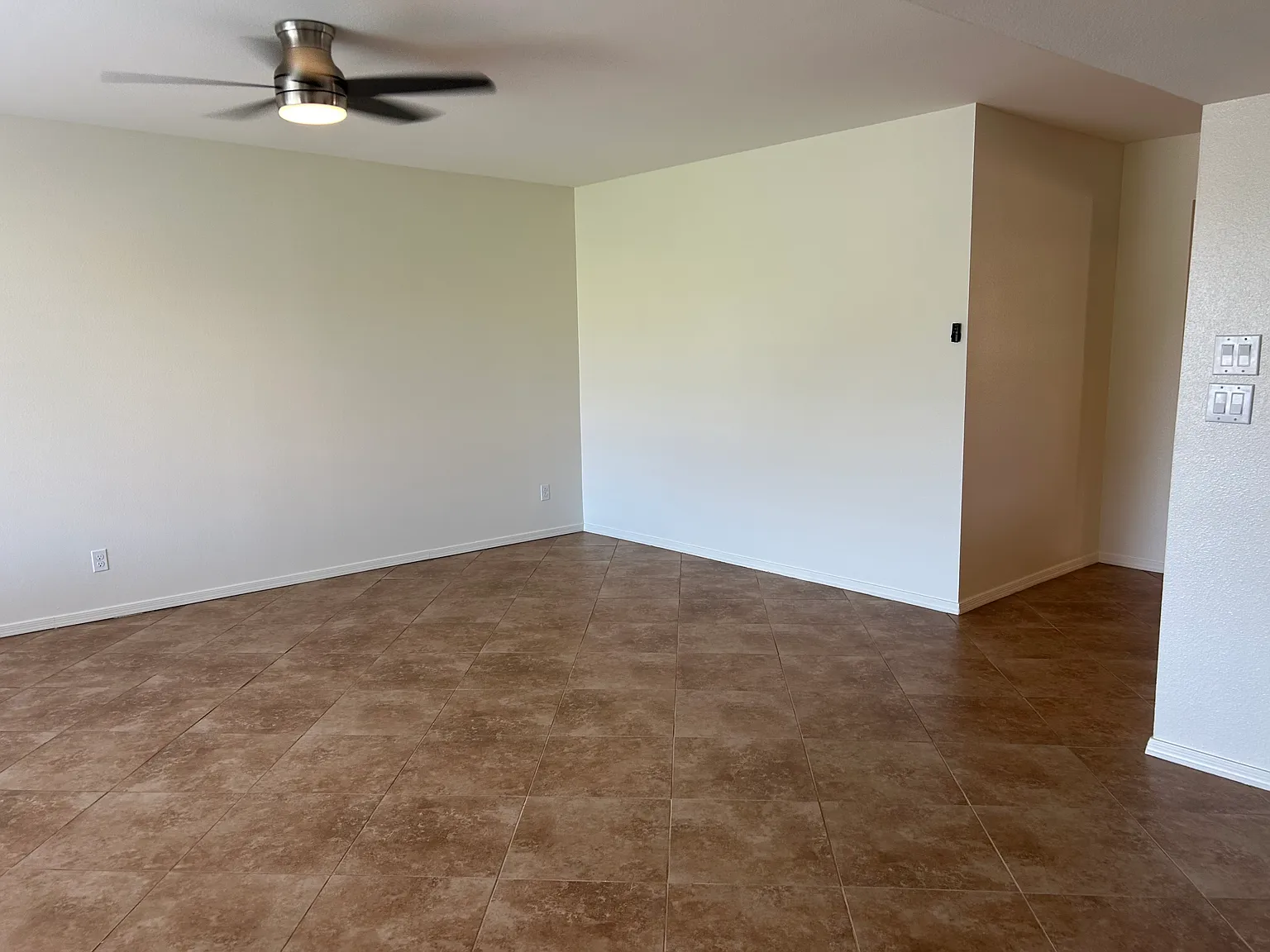 4 bed, 1746 sqft, $2,450 — Photo 3
