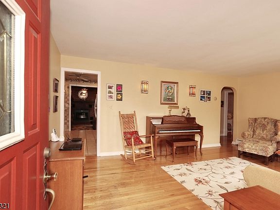 3rd image of 57 Waldwick Ave