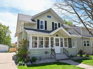 121 W Washington Ave, Hartford, WI 53027