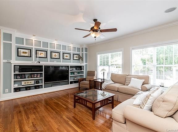 2nd image of 10434 Kilchurn Ct