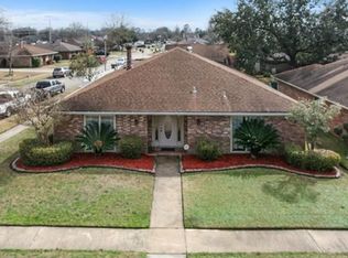 11 Caddo Ct, Kenner, LA 70065