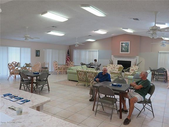 4th image of 540 Grove Isle Cir APT 206
