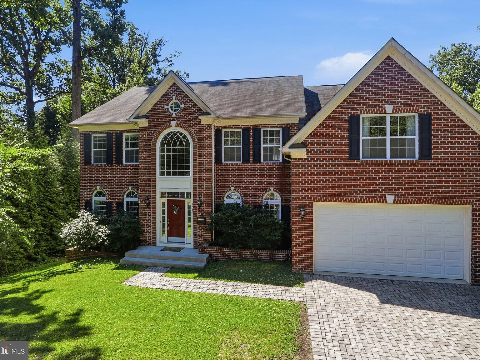 5 bed, 4.5 bath, 4700 sqft, $8,000 — Photo 4