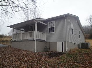 1115 Howard St, Livingston, TN 38570
