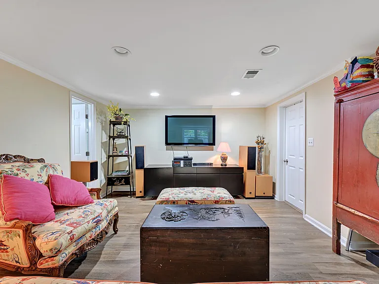 6907 Bradley Blvd — Photo 121