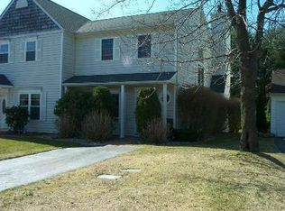 17 Woodchuck Trl, Coram, NY 11727