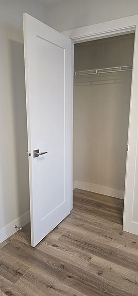 Surrey House for rent - 2 Bedrooms — photo 7