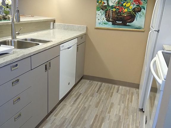 4th image of 2525 Main St APT 210