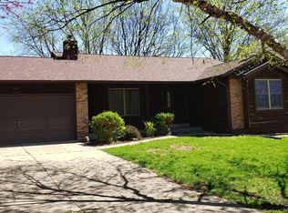 612 Woodstream Dr, Saint Charles, MO 63304