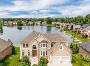 2140 E Shore Dr, Rochester Hills, MI 48307