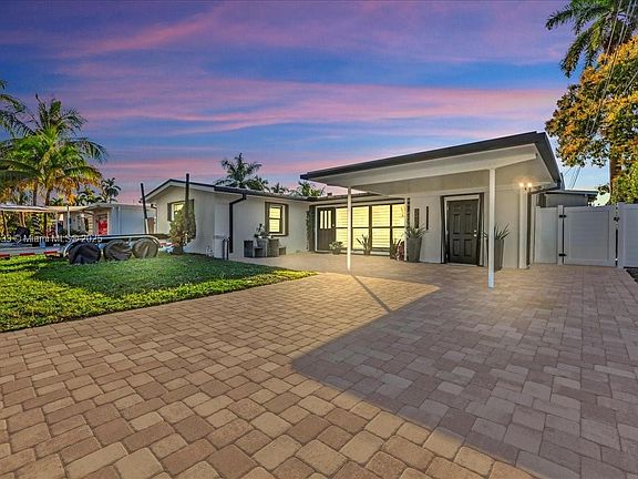 2nd image of 2437 Flamingo Ln