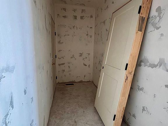 4th image of 34 N Currant Ln