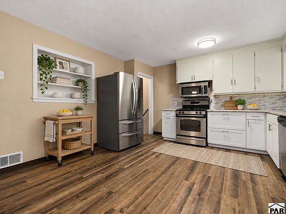 3rd image of 219 W Adams Ave