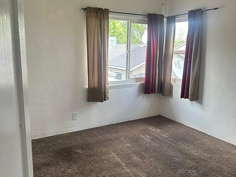 Large Bedroom 2