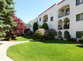 110 Fellsview Ter APT 114, Stoneham, MA 02180