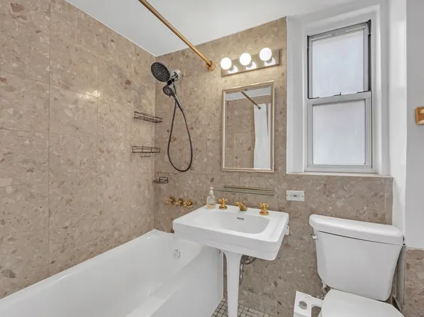 333 East 43rd Street image 9 of 21