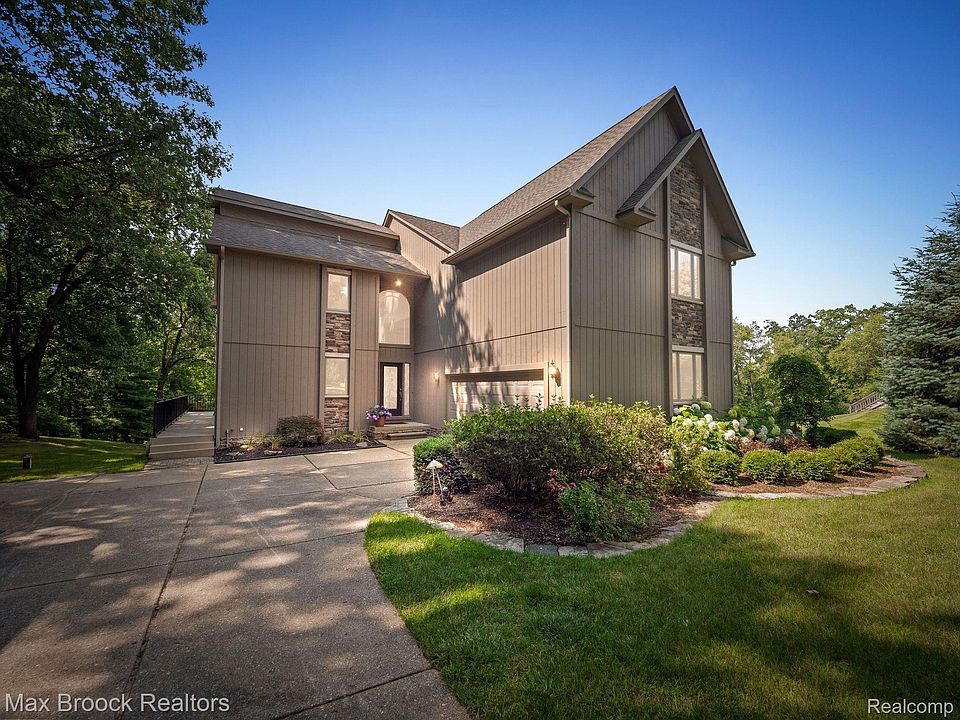 1st image of 3787 Locust Dr