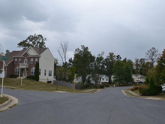 4th image of 205 Rebecca Dr